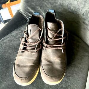 Men bass shoes size 9